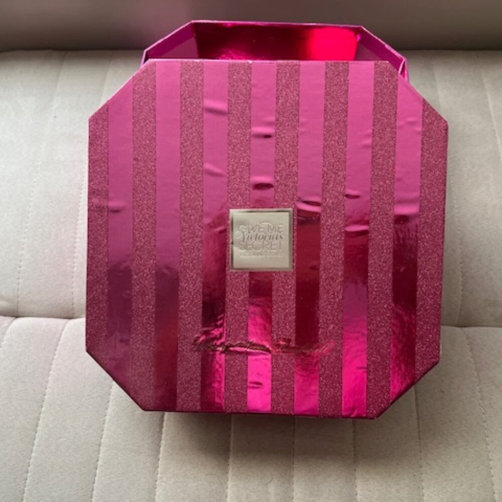 RARE HTF Vintage Victoria Secret Box Display Prop Nesting Pink Striped Medium